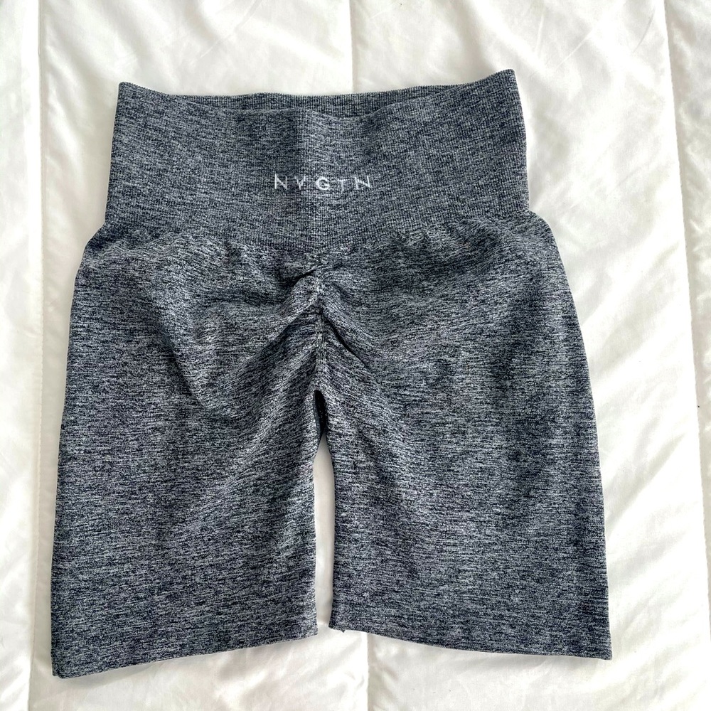NVGTN booty scrunch biker shorts in grey size S